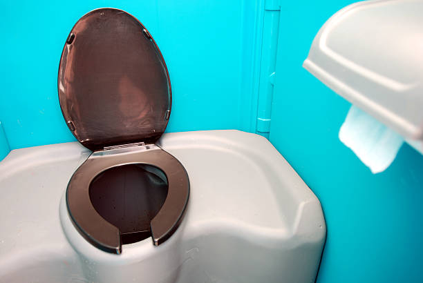 Best Portable restroom trailer rental  in Jeffersonville, KY
